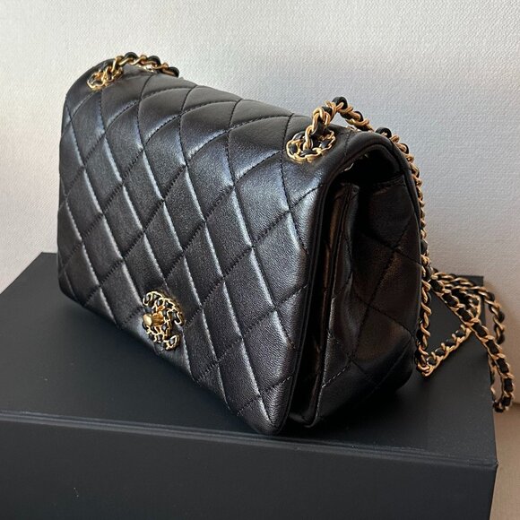 Chanel Small Flap Bag Black Lambskin Gold Tone Metal - Picture 12 of 13